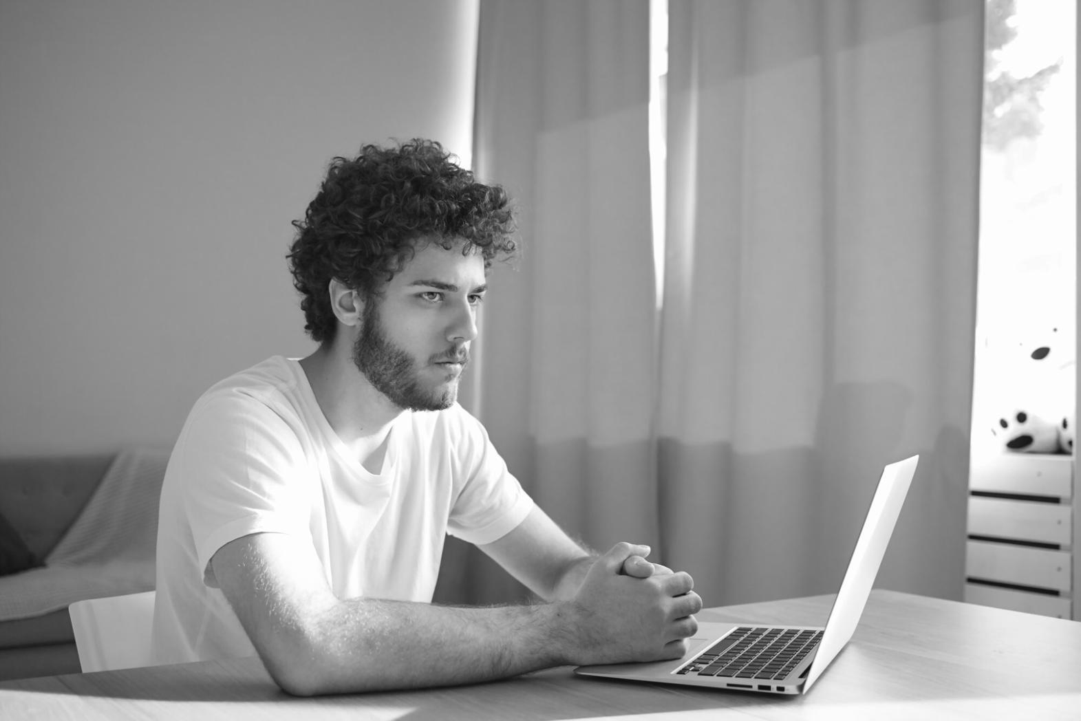 Espacio de trabajo para análisis financiero y planificación de inversiones